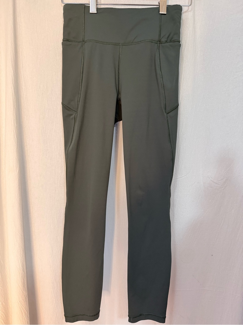 Lululemon, Olive Crop Pant